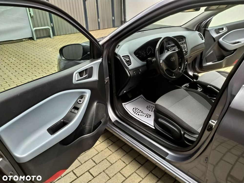 Hyundai i20 - 13