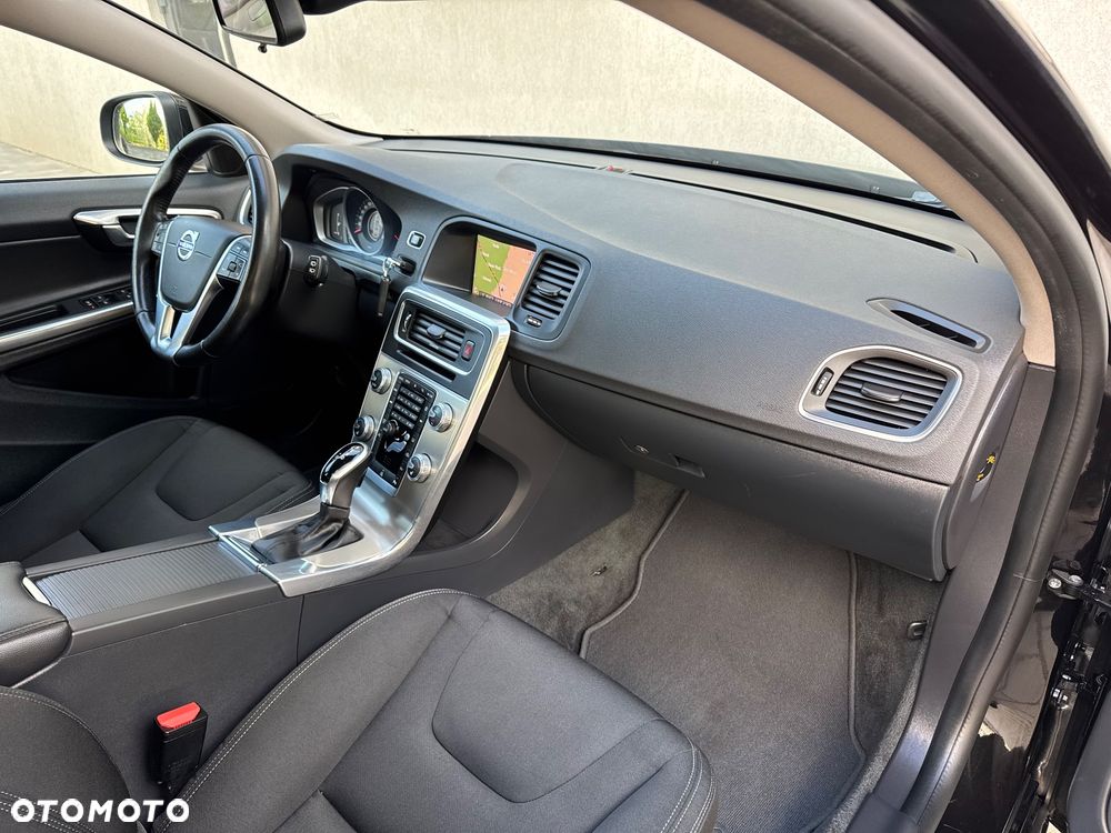 Volvo V60 D3 Geartronic Momentum Pro - 19