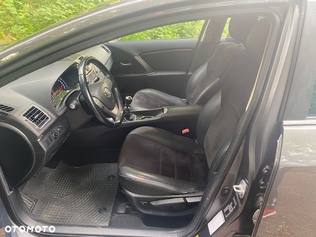 Toyota Avensis 1.8 Premium - 9