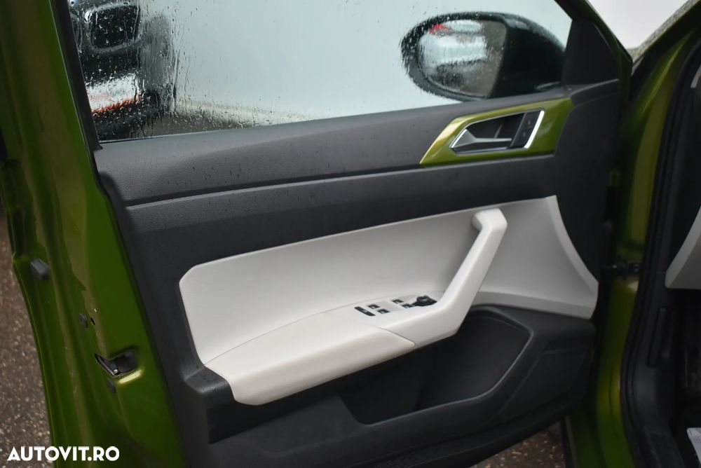 Volkswagen Taigo 1.0 TSI DSG Style - 4