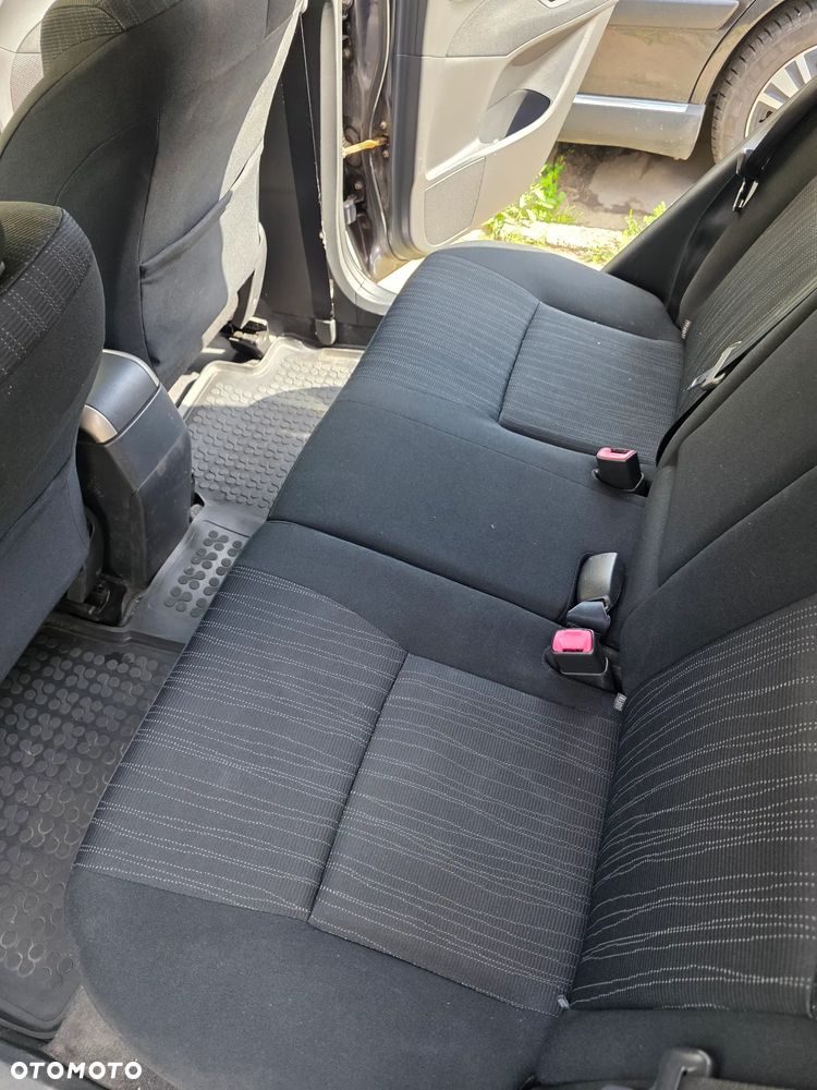 Toyota Auris - 17