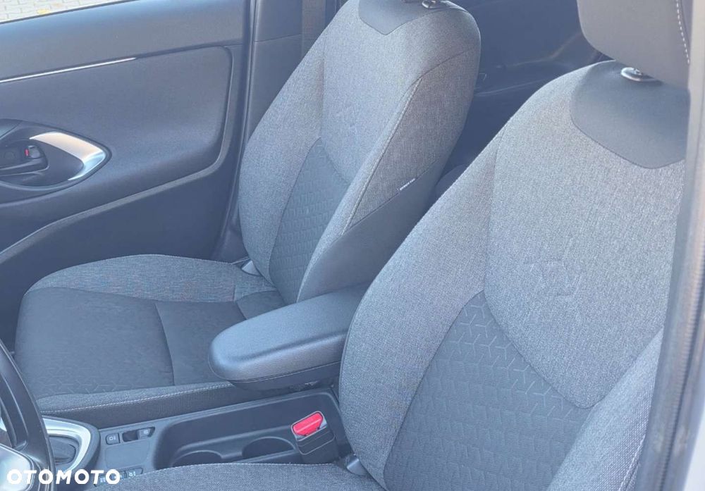 Toyota Yaris Cross - 12