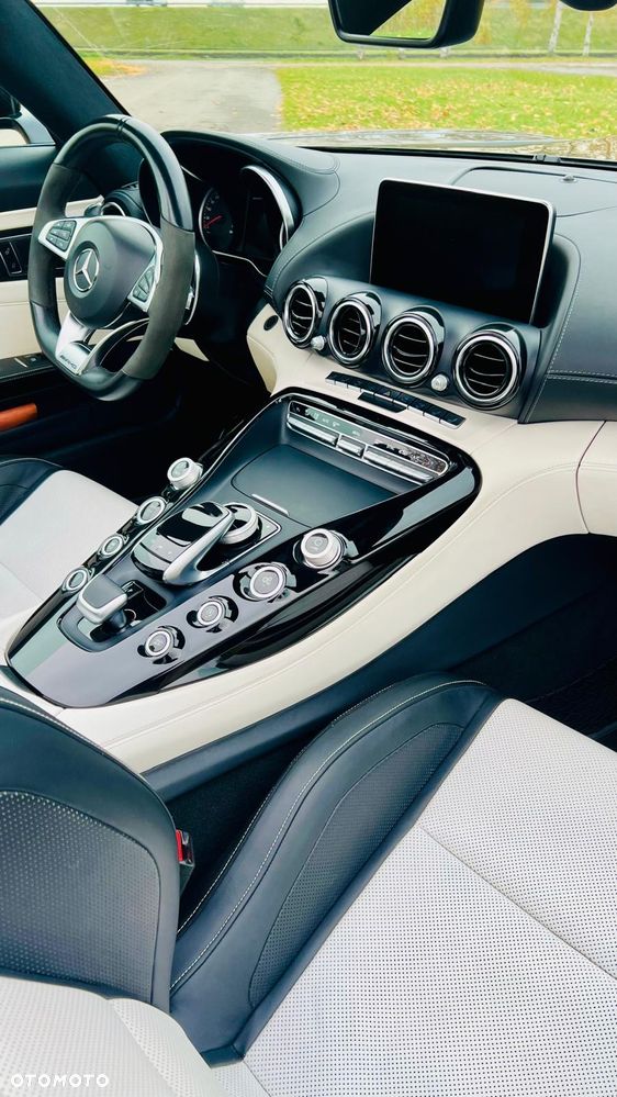 Mercedes-Benz AMG GT - 12