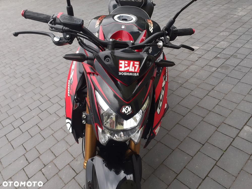 Suzuki GSX 1000 - 11