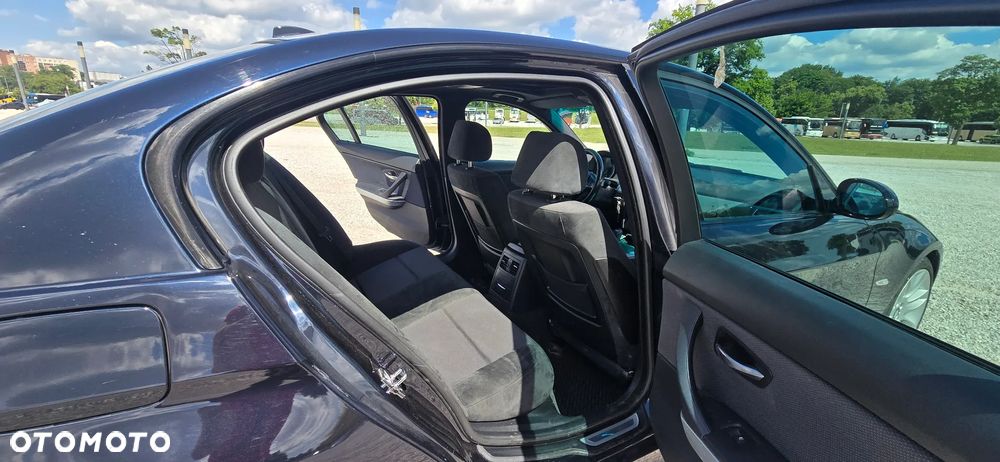 BMW Seria 3 320i - 15