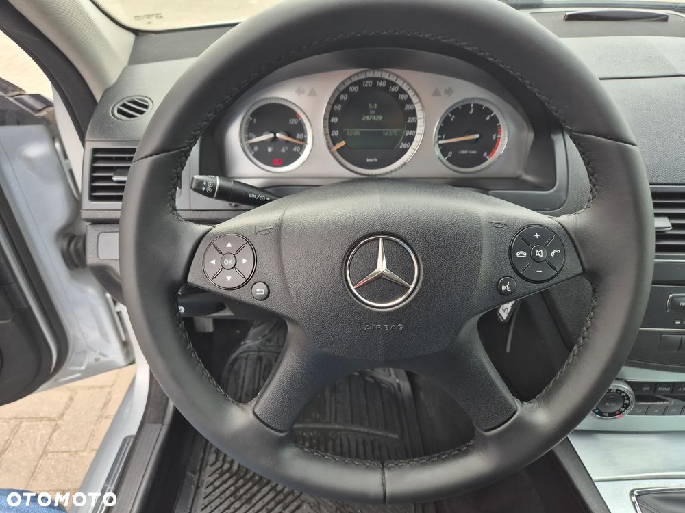 Mercedes-Benz Klasa C 220 CDI Avantgarde - 33