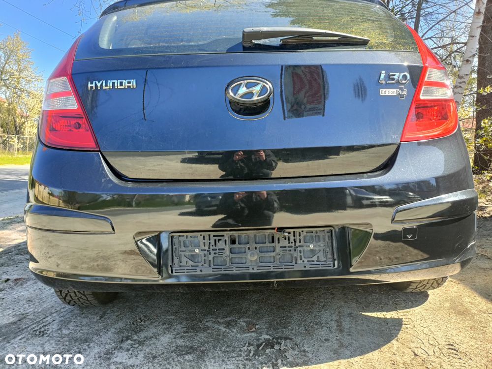 HYUNDAI i30 I 07-12 2009 r. 5D HB 9F zderzak tył tylny * - 1