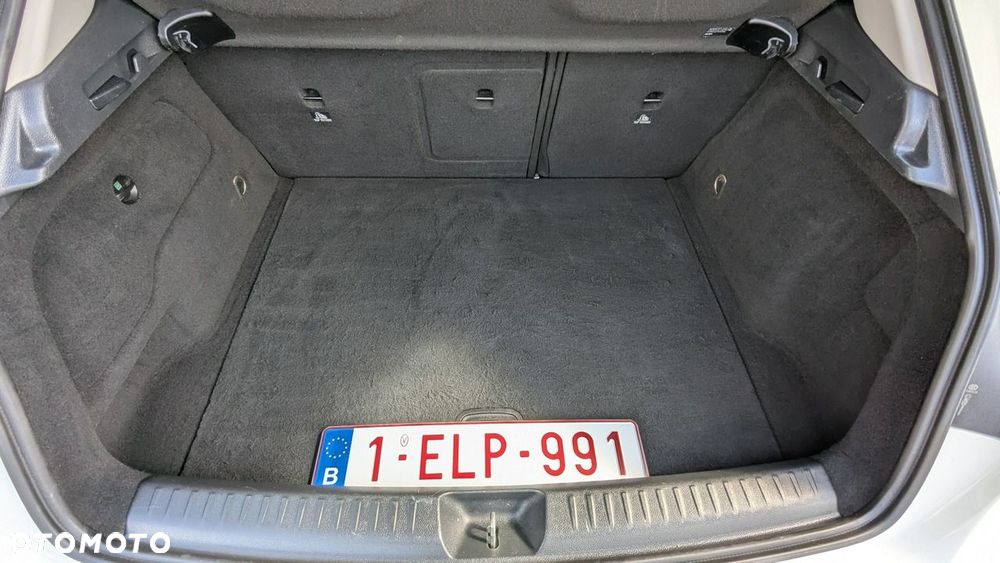 Mercedes-Benz GLA 200 d 4-Matic - 39