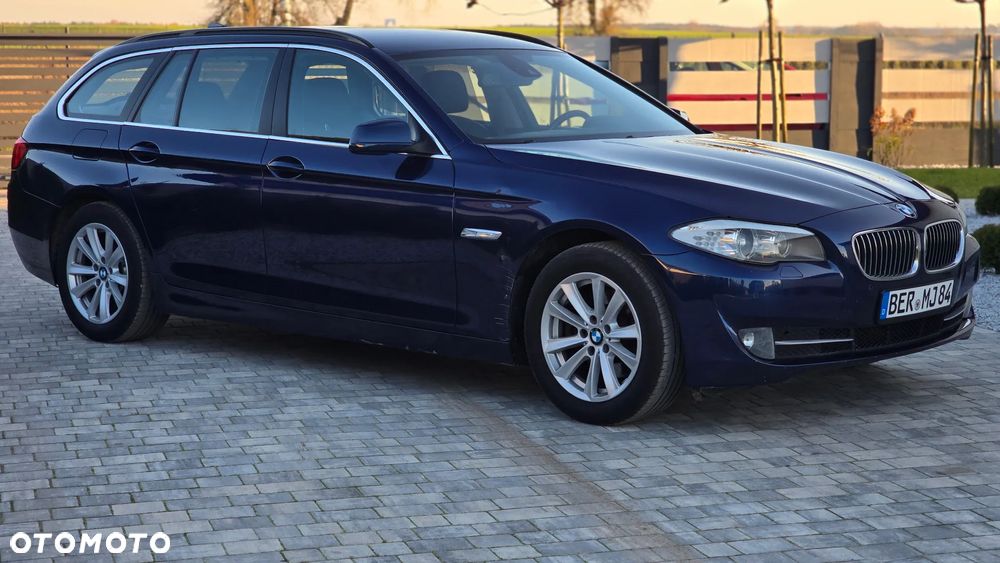 BMW Seria 5 ver-520d-blue-performance - 13