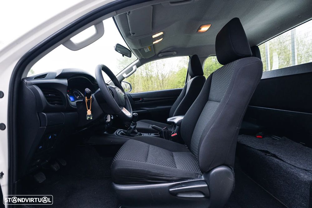 Toyota Hilux 2.4 D-4D 4WD CD CH - 31