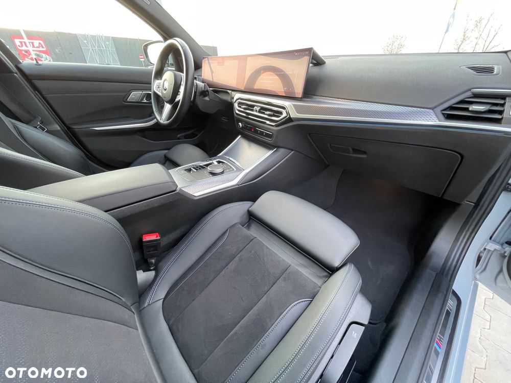 BMW Seria 3 318i M Sport - 12