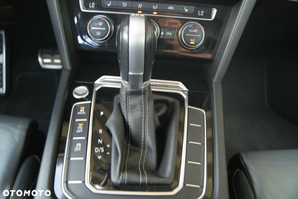 Volkswagen Passat 2.0 TDI SCR 4Mot DSG Highline - 24