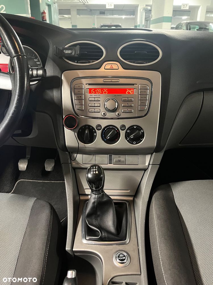Ford Focus 1.6 Trend - 13