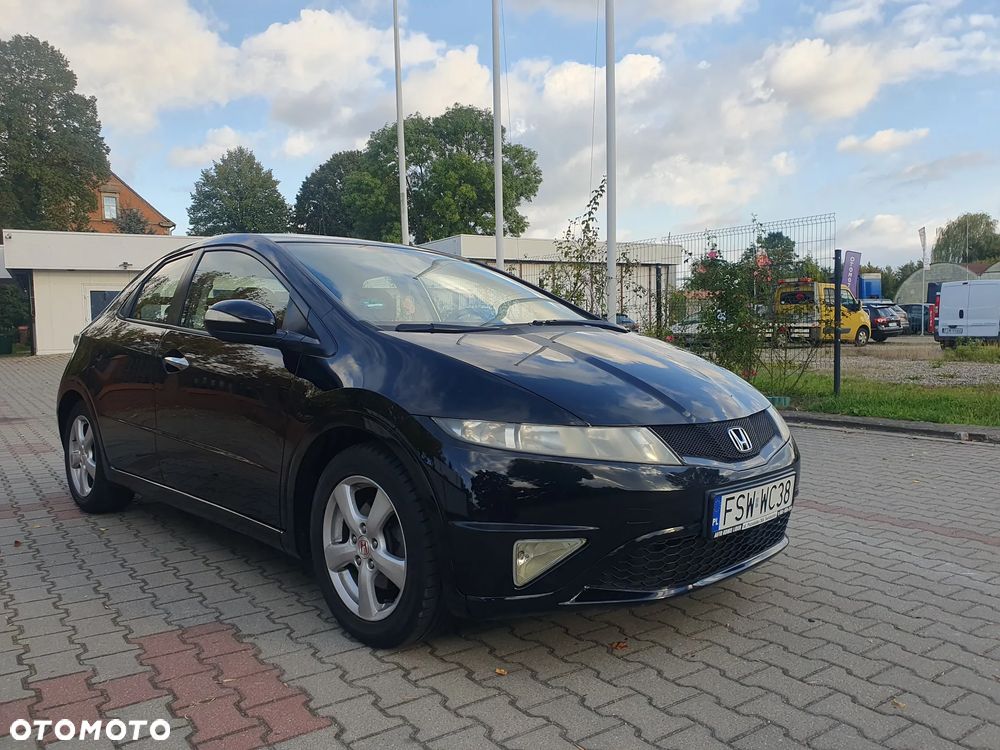 Honda Civic 1.4 i-VTEC Comfort Black Edition - 3