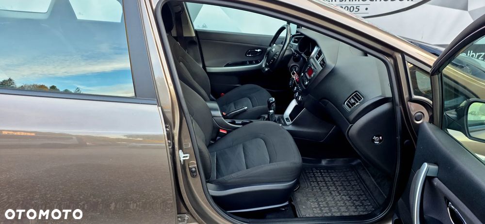 Kia Ceed 1.6 CRDi 128 Vision - 17