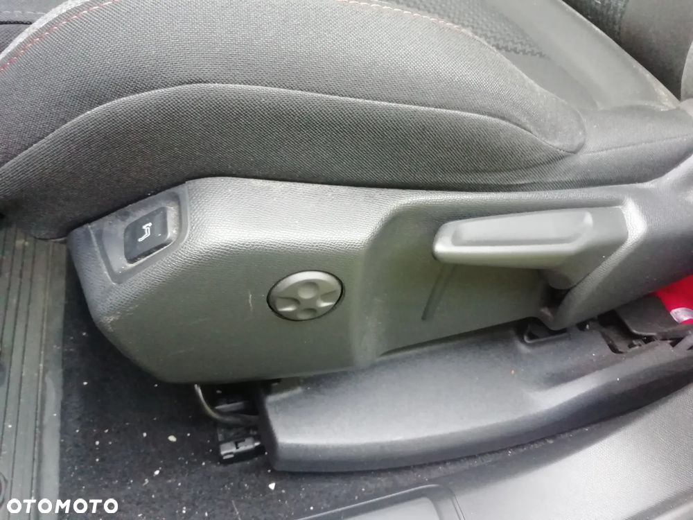 Peugeot 3008 1.2 PureTech Allure S&S EAT6 - 9