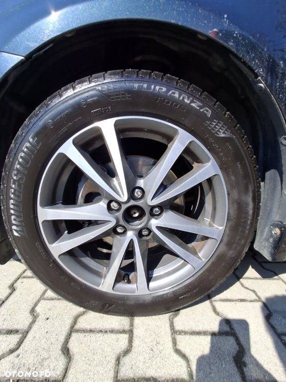 Toyota Avensis 1.8 Premium - 16