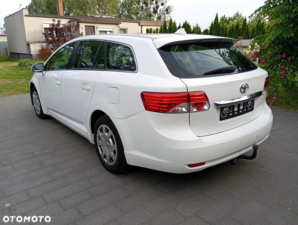 Toyota Avensis - 23
