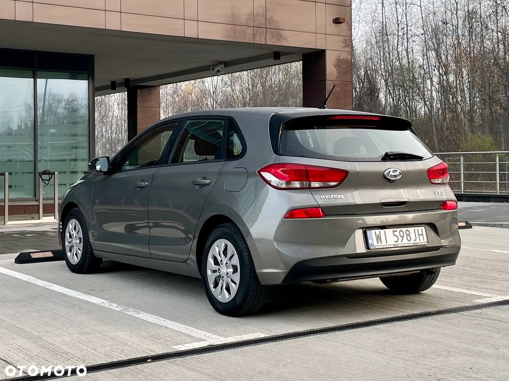 Hyundai i30 1.4 Classic + - 17