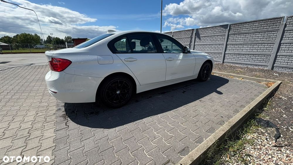 BMW Seria 3 316d Edition Luxury Line Purity - 7