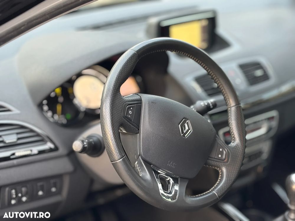 Renault Megane ENERGY TCe 130 Start & Stop Bose Edition - 5