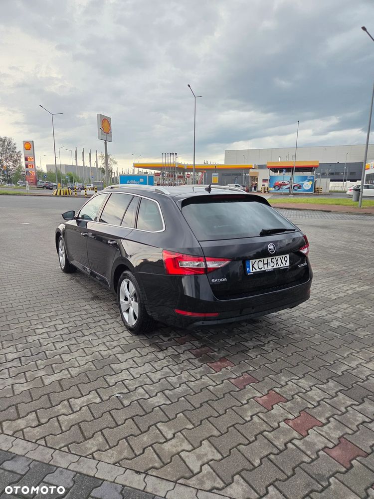 Skoda Superb 2.0 TDI Ambition - 6