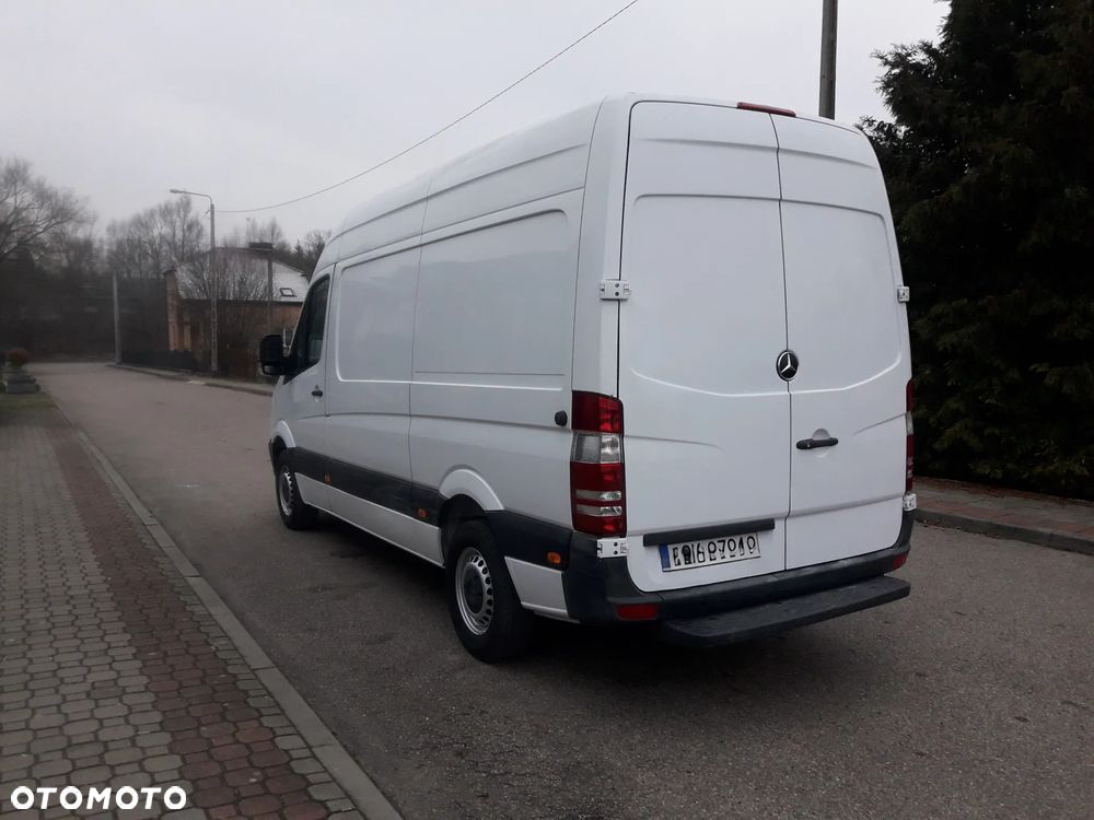 Mercedes-Benz Sprinter - 13