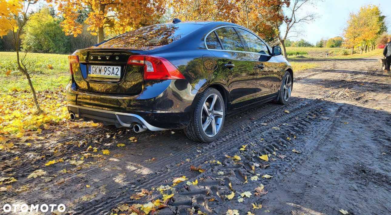 Volvo S60 D2 R-Design - 12