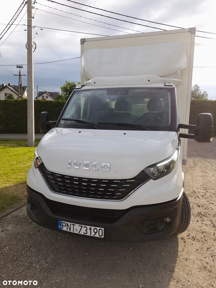 Iveco DAILY 35s180 silnik 3.0 180koni HI-matic Automatyczna skrzynia biegów FULL Wyposażenie!!! KONTENER 8 PALET 430X220X240 wysoki!! winada PALFINGER  Polski salon GWARANCJA przebiegu!!! - 3
