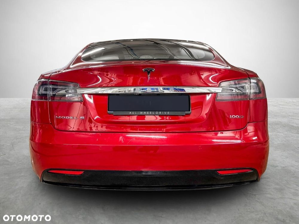 Tesla Model S - 5