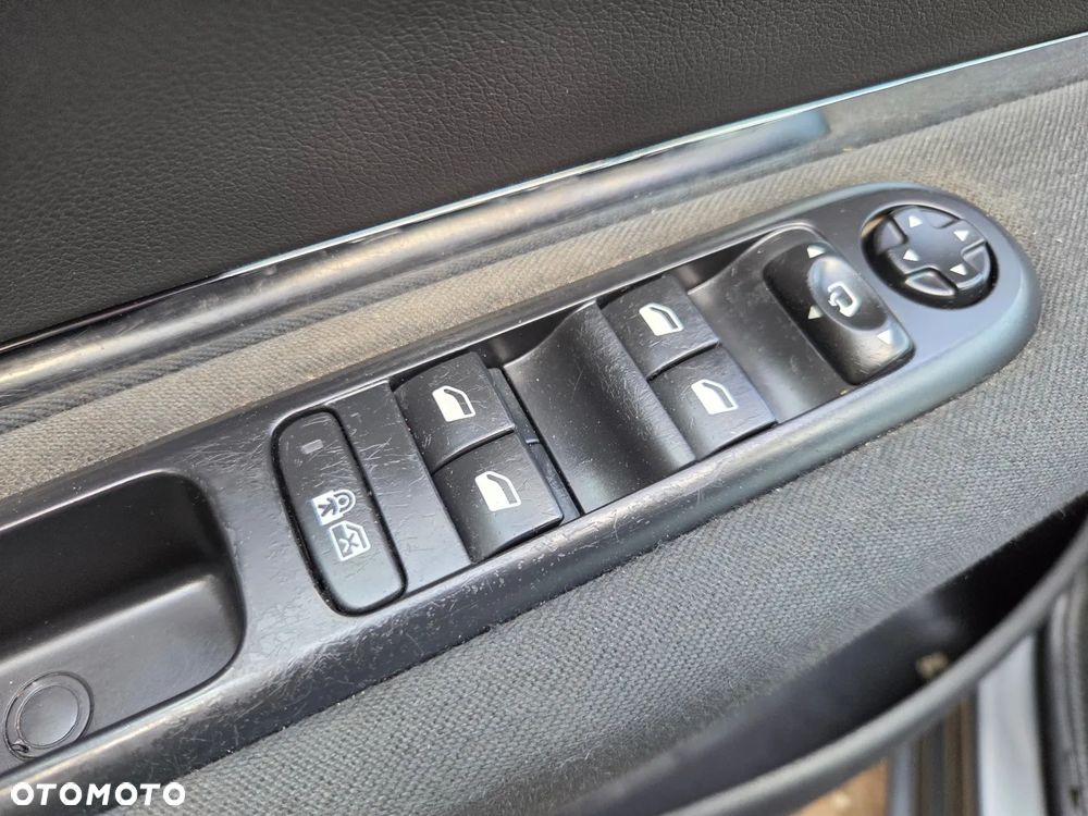 Peugeot 5008 HDI 115 Active - 14