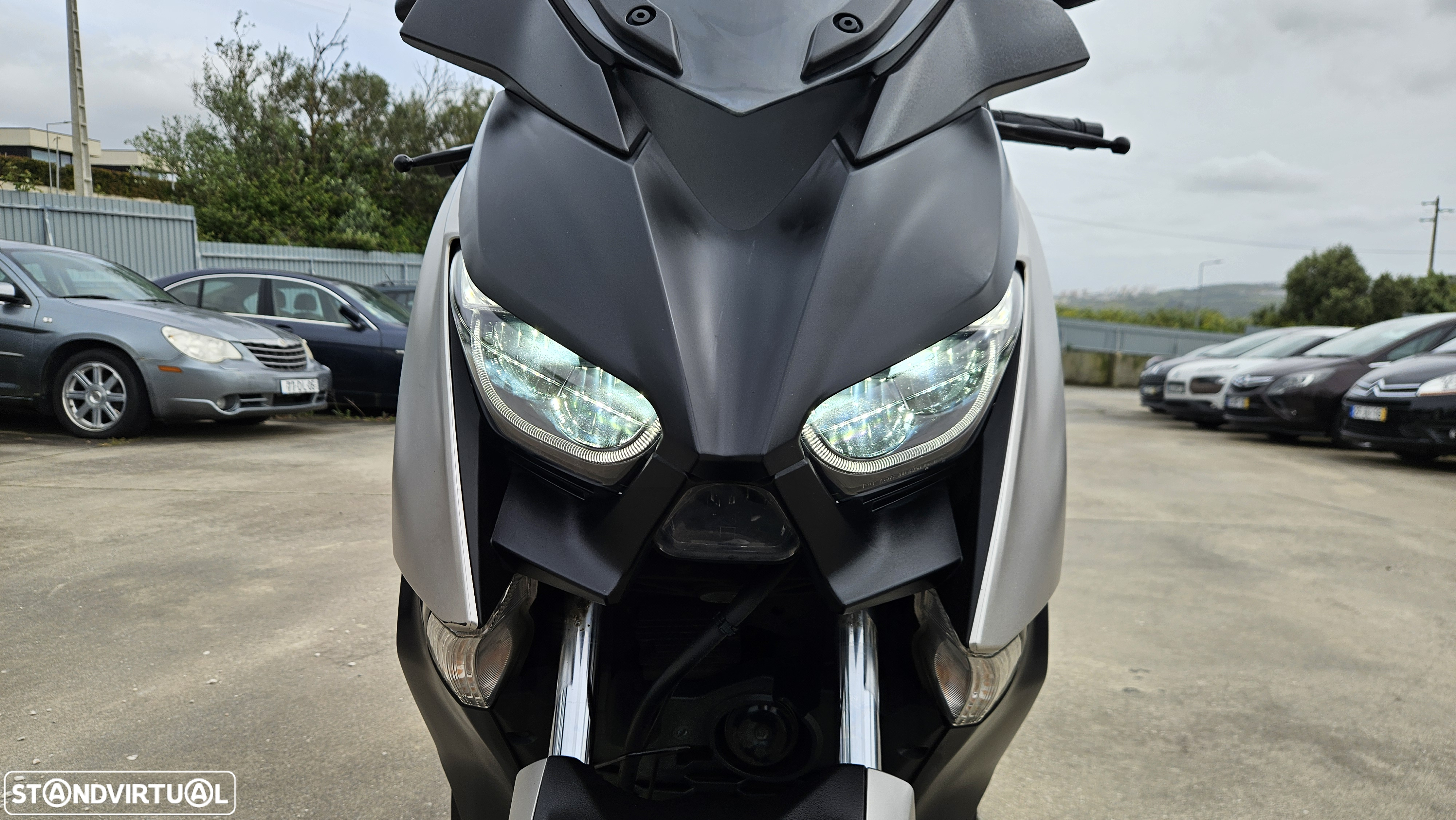 Yamaha X-Max - 10