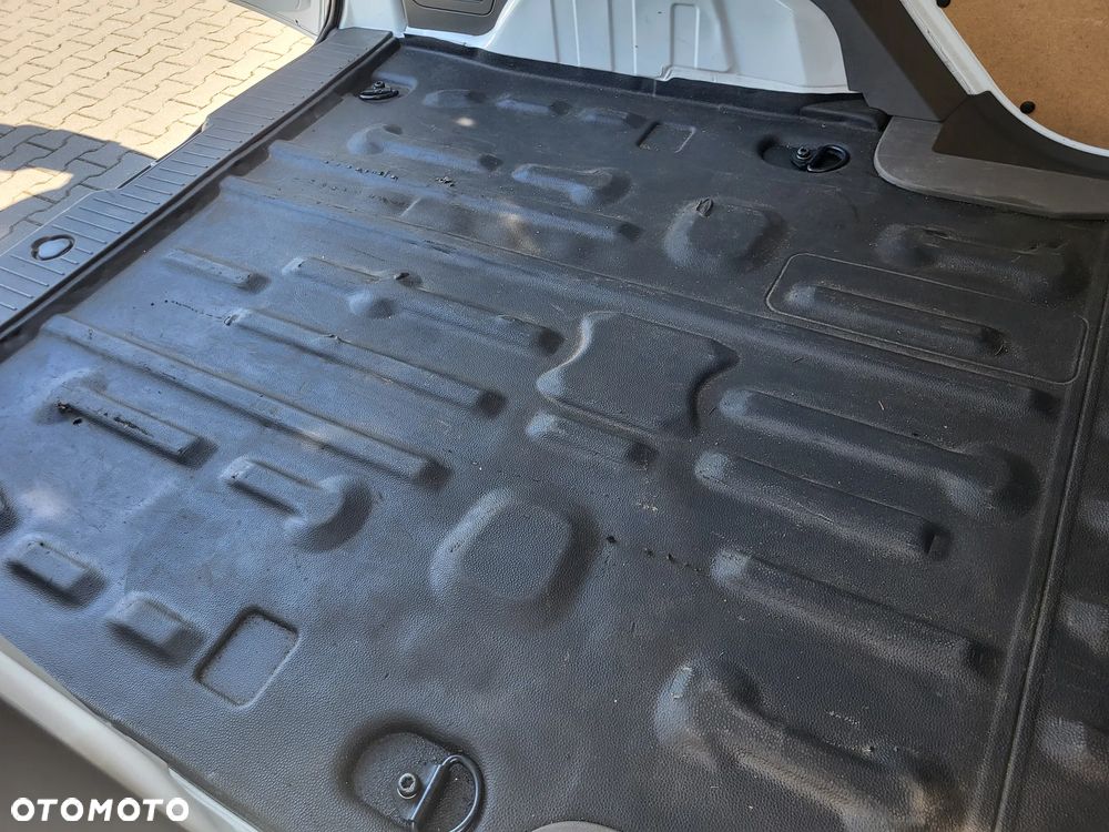 Ford Transit Connect - 9