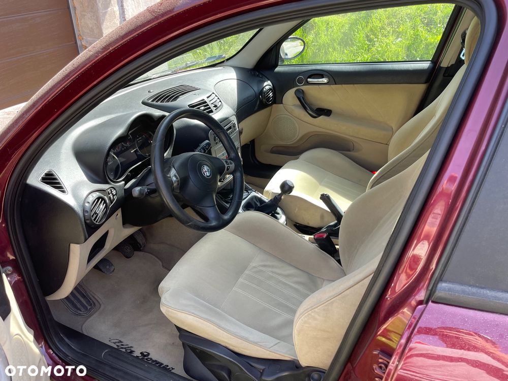 Alfa Romeo 147 1.9 JTD 16V Progress - 12