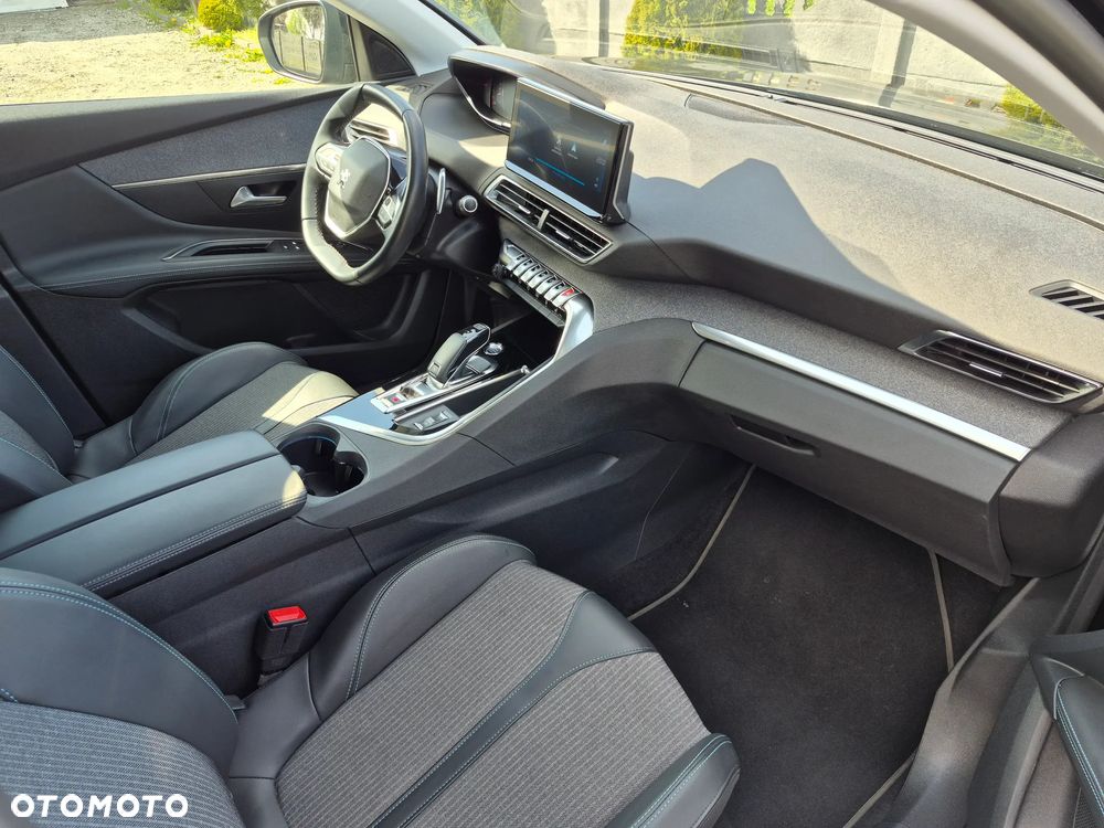 Peugeot 3008 1.2 PureTech Allure S&S EAT8 - 18