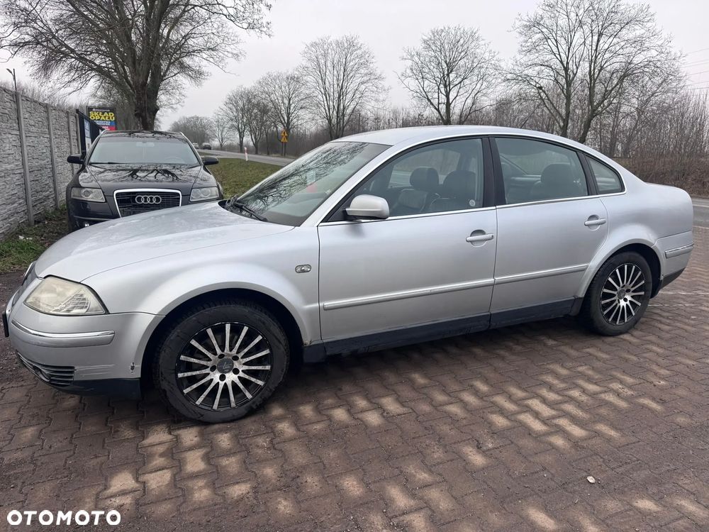 Volkswagen Passat 1.9 TDI Highline - 3