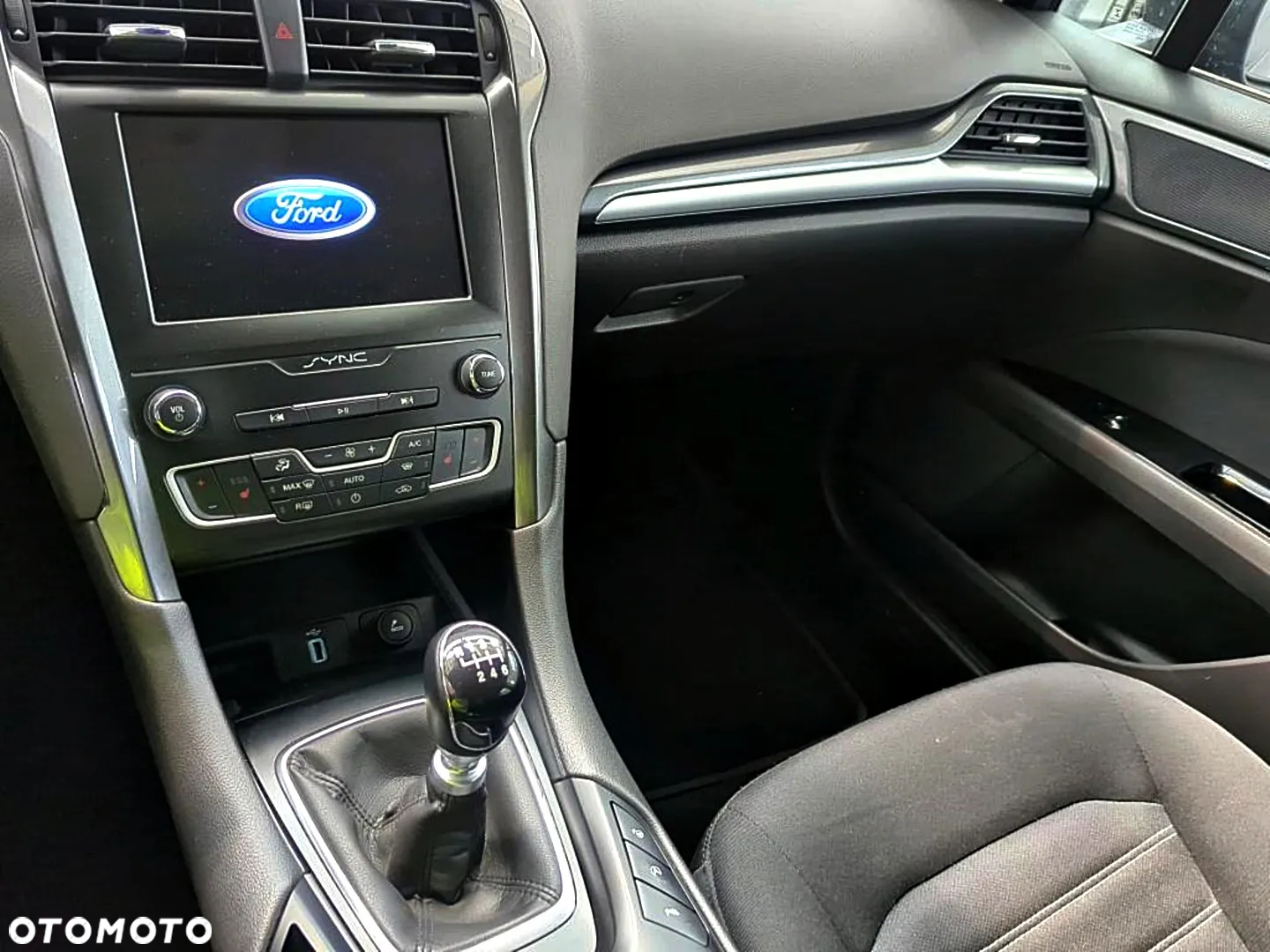 Ford Mondeo 2.0 EcoBlue Trend - 11