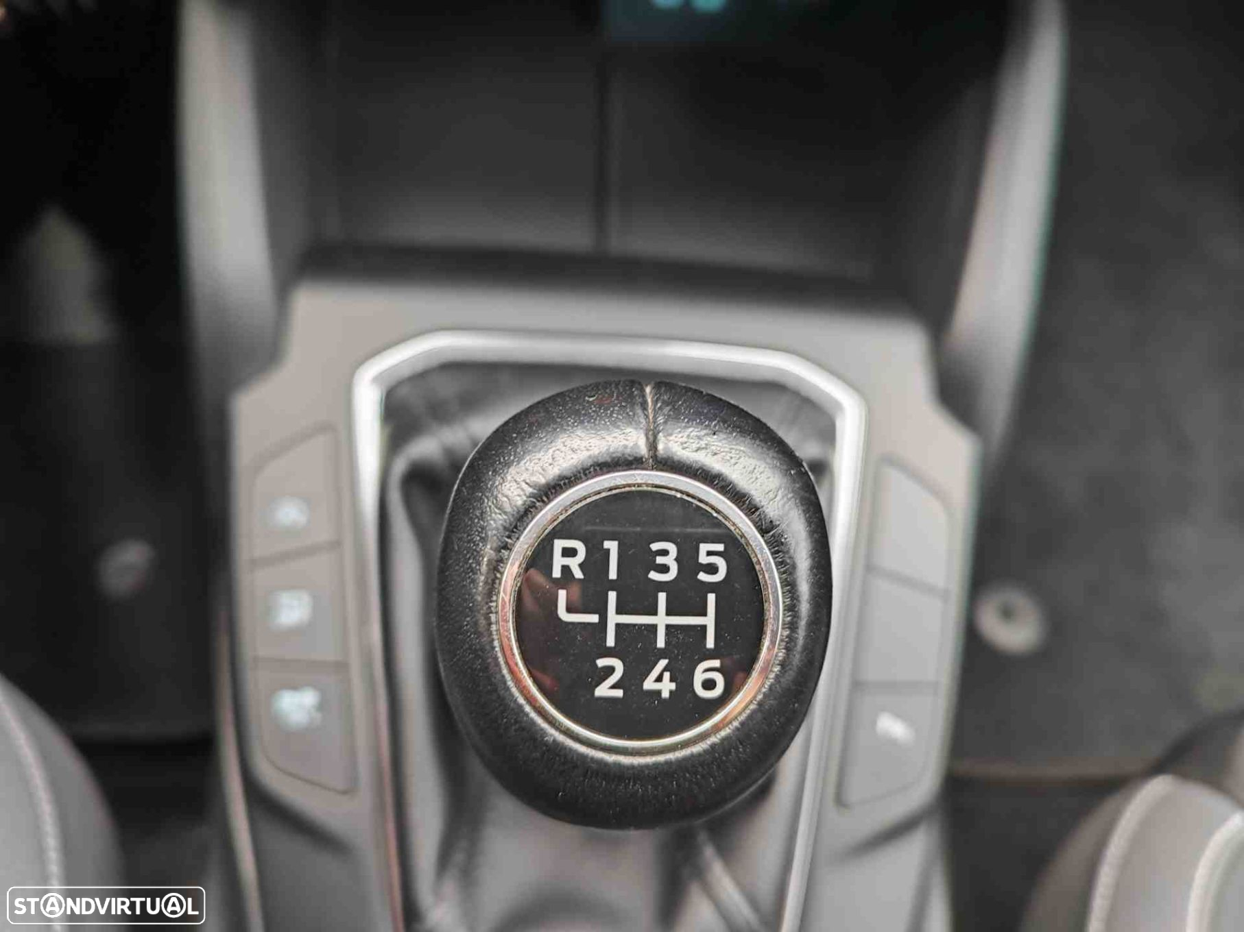 Ford Focus 1.5 TDCi EcoBlue Connected - 11