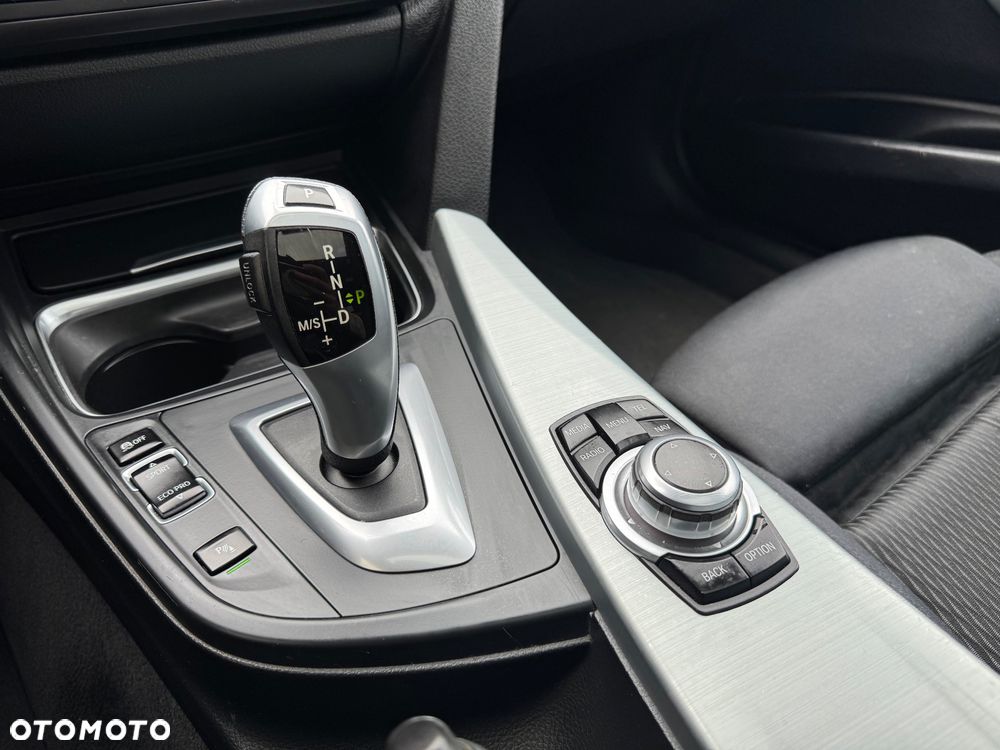 BMW Seria 3 318d - 21