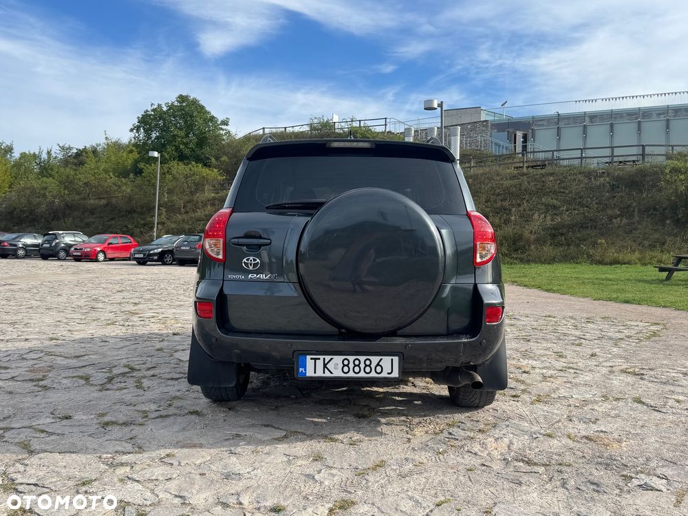Toyota RAV4 - 7