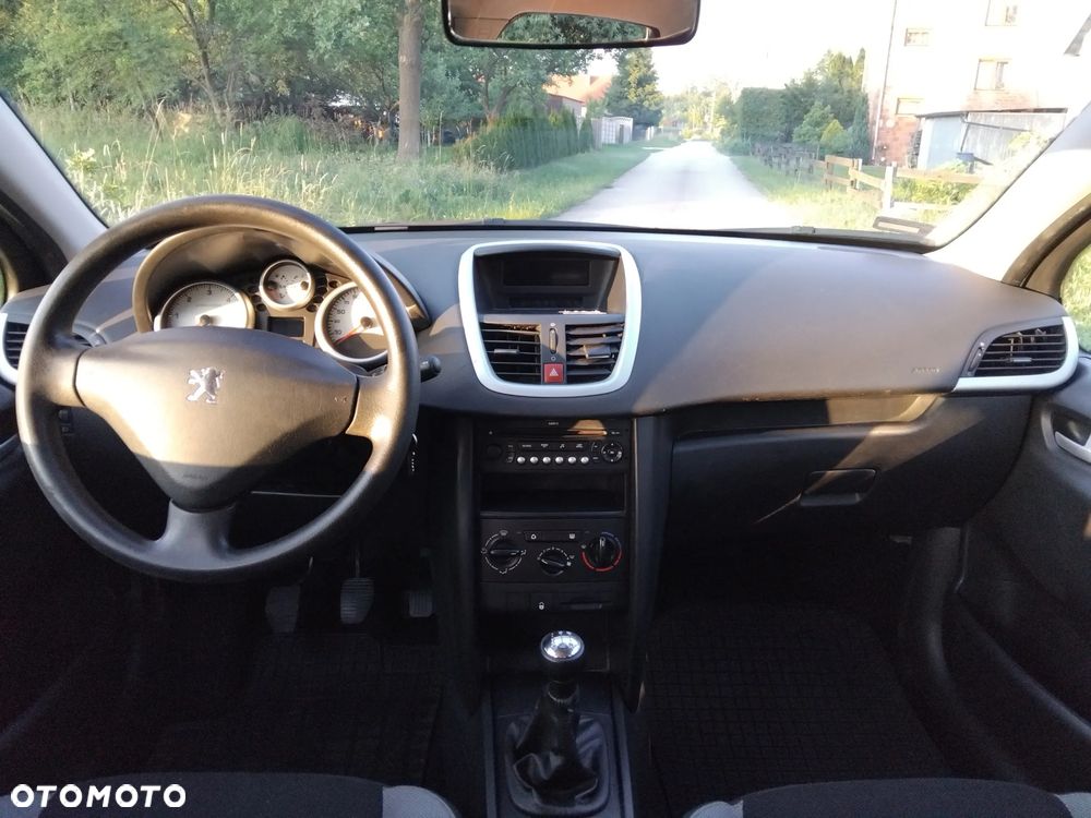 Peugeot 207 1.6 HDi - 13