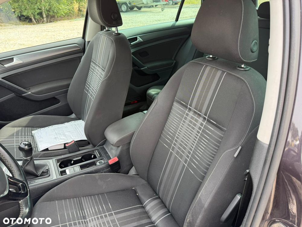 Volkswagen Golf - 11