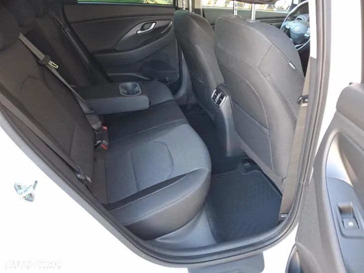 Hyundai i30 1.6 CRDI 48V-Hybrid DCT Prime - 13