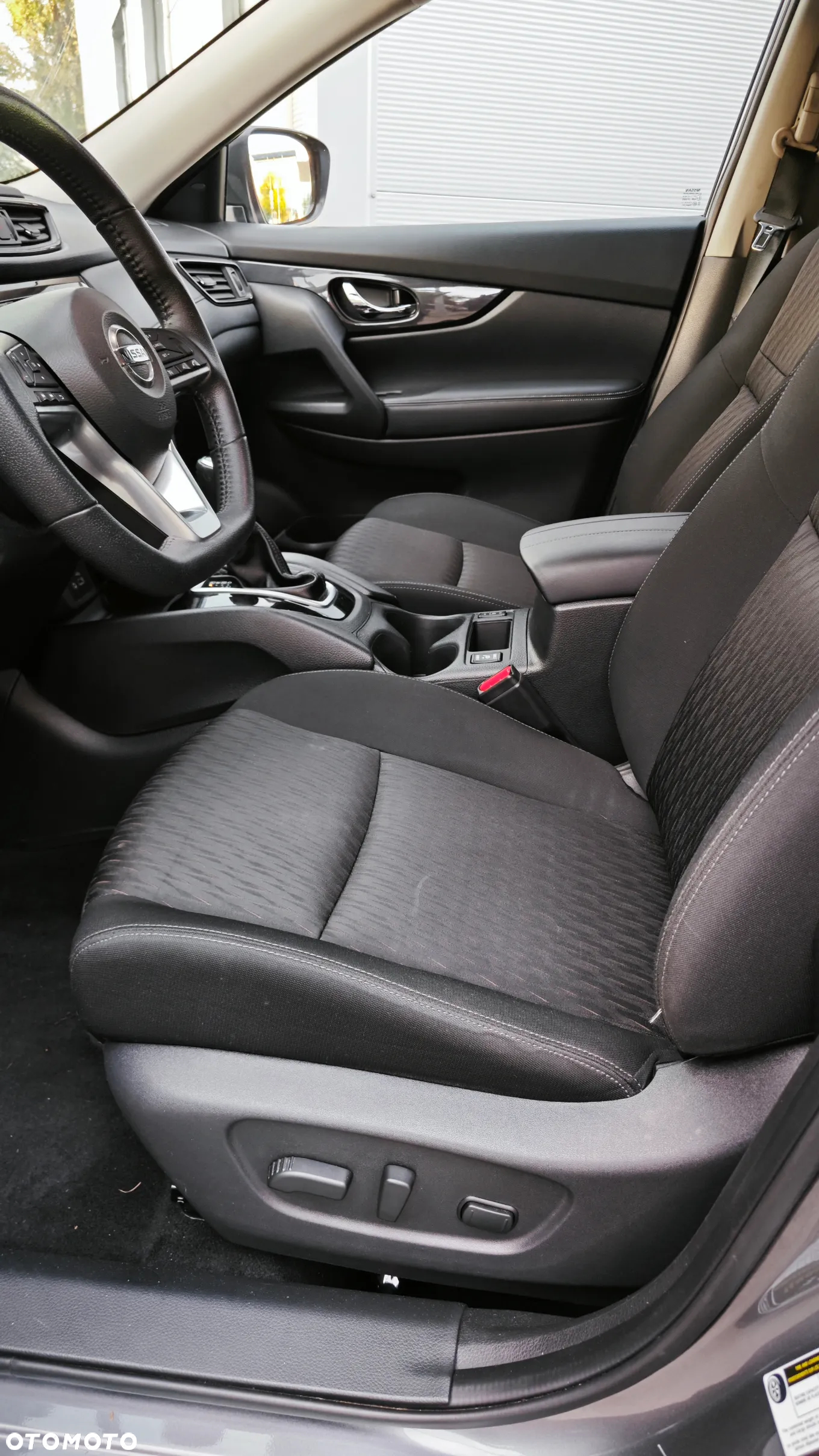 Nissan Rogue - 18