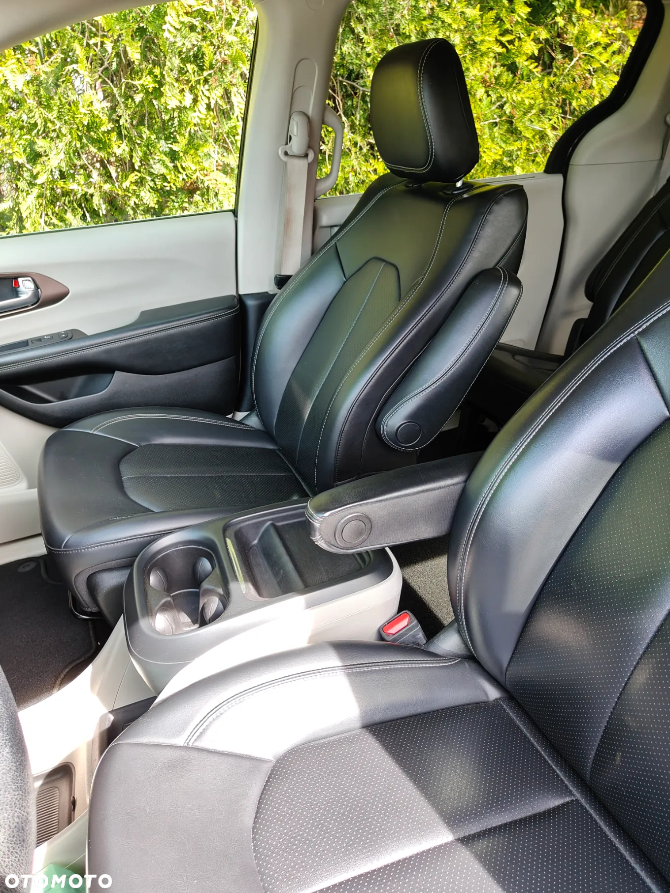 Chrysler Pacifica - 9