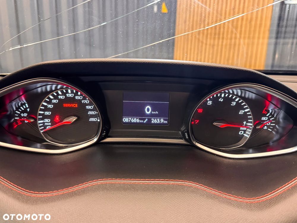 Peugeot 308 1.6 e-THP S&S GTi by Sport - 29