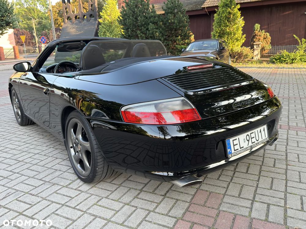 Porsche 911 Carrera - 16