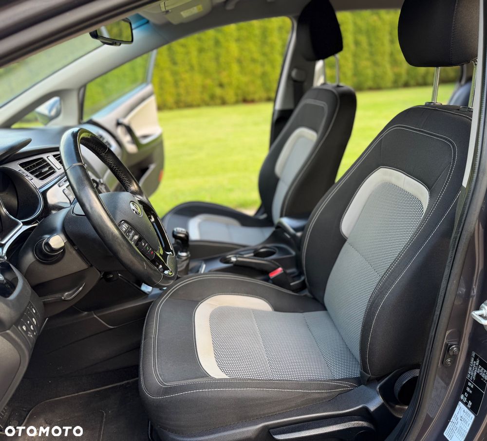 Kia Ceed 1.6 CRDi 128 ISG Platinum Edition - 38