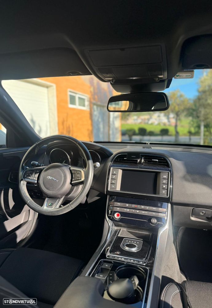 Jaguar XE E-Performance Aut. R-Sport - 9