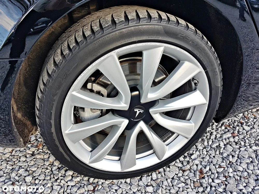 Tesla Model 3 Standard Reichweite Plus Hinterradantrieb - 29